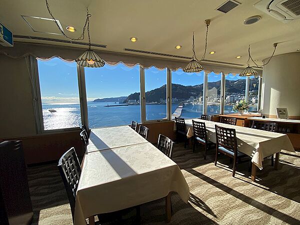【レストラン】レジデンス内にあるレストラン。熱海の地魚料理がお楽しみいただけます。