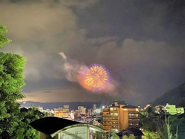 【Firework】2階洋室から遮るものもなくはっきりと望めます。