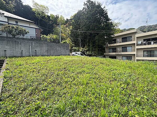 【敷地】すでに造成済みのため、スムーズに建築計画へ移行できる点も大きな魅力です。
