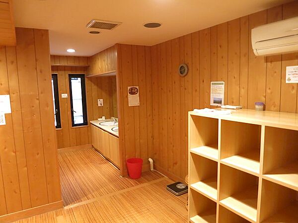 【大浴場】脱衣所になります。