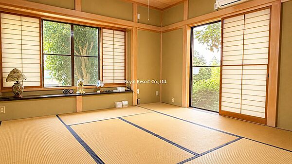 【1F和室】来客用の客間としてはもちろん、ご家族の寝室や趣味のお部屋としても利用しやすい間取りとなっています。