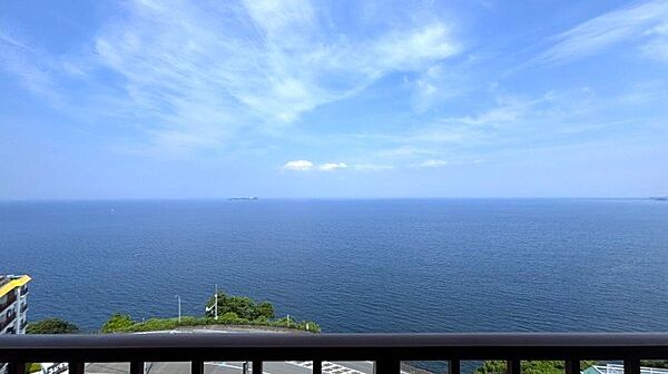 眺望：海を愛でる開放感のある景色です。