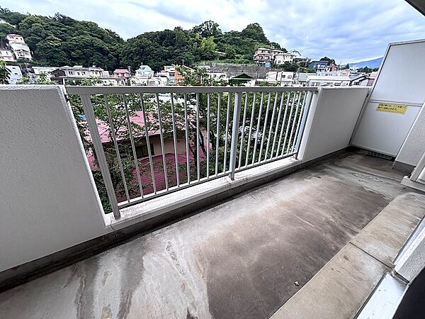 ワイドに広がるバルコニーは8.84m2です。