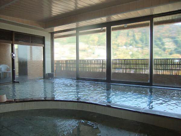 【温泉大浴場】万葉集にも詠われた湯河原温泉が堪能できます。