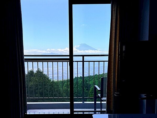 【オーナー様ご提供】室内からも富士山が良く見えます。