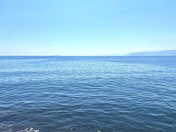 【吉浜海岸】目の前のビーチ「吉浜海岸」まで徒歩約5分。