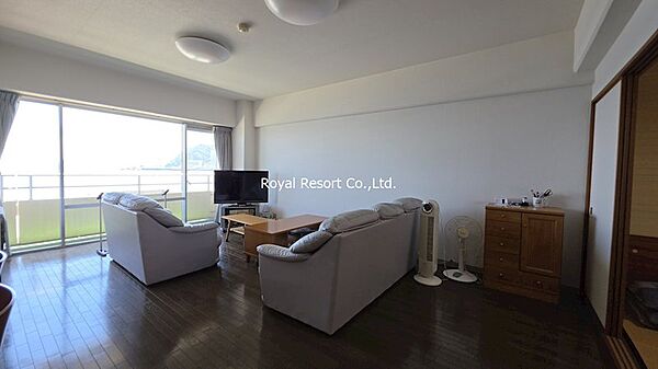 お部屋の広さは63.42m2の2LDKになります。