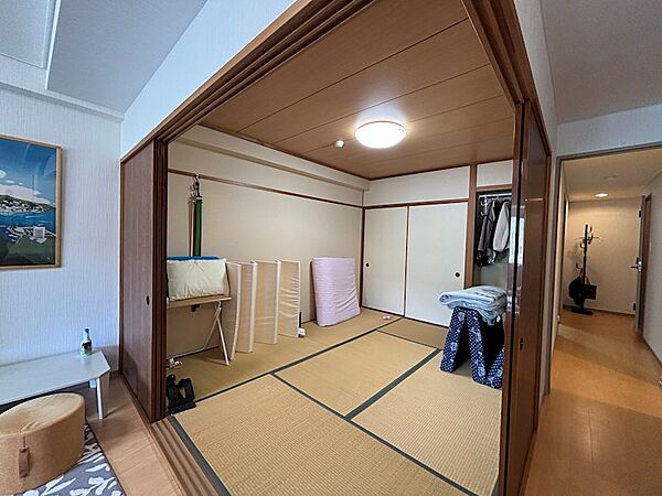【和室】6畳となります。