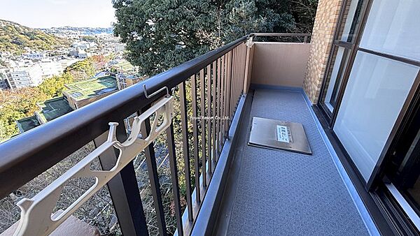 【室内】B棟最上階・9階、角部屋ならではの開放感を感じられる住戸です。室内の詳細につきましては、公開まで今しばらくお待ちください。
