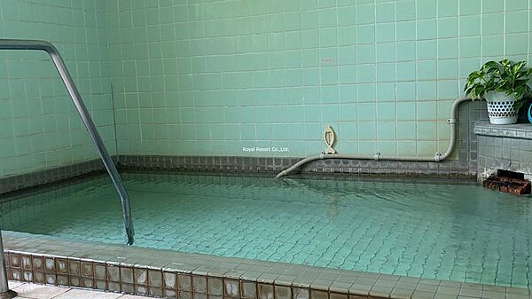 【温泉大浴場】広々とした湯船でゆっくりと身体を癒し、日々の疲れをリフレッシュ。