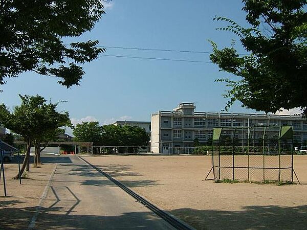 画像4:姫路市立大津小学校まで1、175ｍ