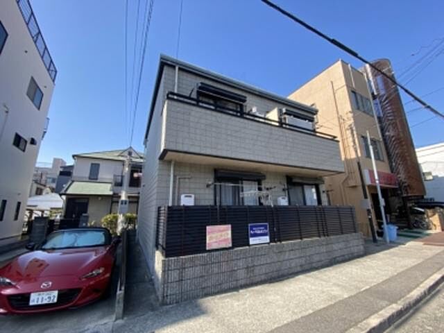 4 / 7