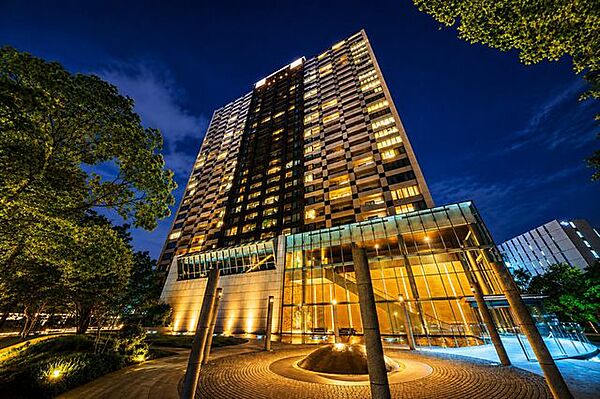総戸数413戸の大規模マンション。共用施設が充実しているマンションです。