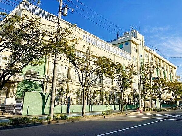 江戸川区立南葛西第二小学校 徒歩10分。 800m