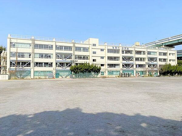 辰巳中学校 徒歩10分。 800m