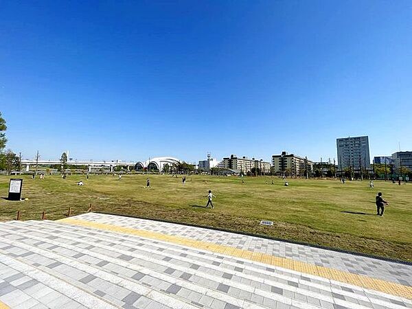 辰巳の森海浜公園 徒歩6分。 470m