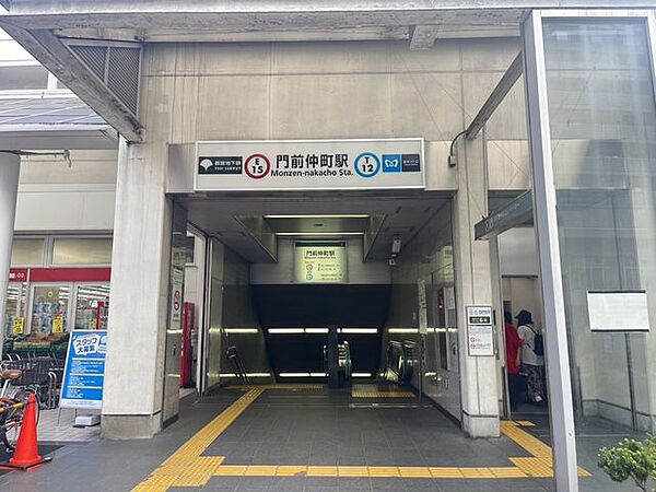 門前仲町駅(都営地下鉄 大江戸線・東京メトロ 東西線) 徒歩10分。 730m