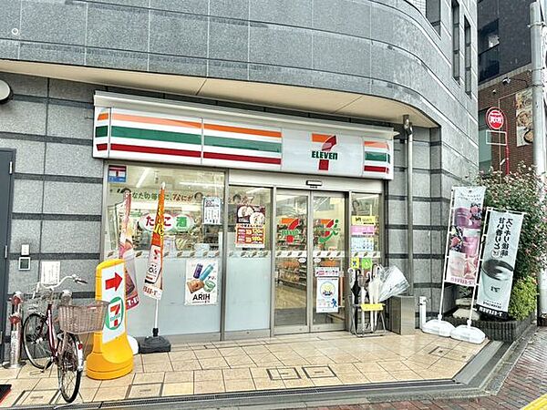 セブンイレブン日本橋横山町店 マンション1階にございます。 10m
