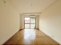 京都市営烏丸線 北大路駅 バス14分 立命館西園寺記念館前下車 徒歩4分の賃貸マンション 3階ワンルームのリビング/ダイニング