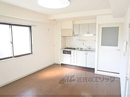 コアロード鷹ヶ峰 302 3階2DKのリビング/ダイニング