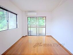 京都市営烏丸線 北大路駅 バス14分 立命館西園寺記念館前下車 徒歩4分の賃貸マンション 3階ワンルームのリビング/ダイニング