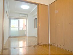 京都市営烏丸線 丸太町駅 徒歩8分の賃貸マンション 4階1Kのリビング/ダイニング