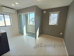 JR東海道・山陽本線 南草津駅 徒歩18分の賃貸アパート 2階1LDKのリビング/ダイニング