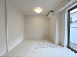 シャーメゾンコロニオーロ 102 1階1LDKのリビング/ダイニング