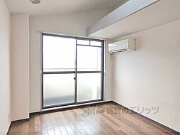 シャトレパインズレーク 505 5階ワンルームのリビング/ダイニング