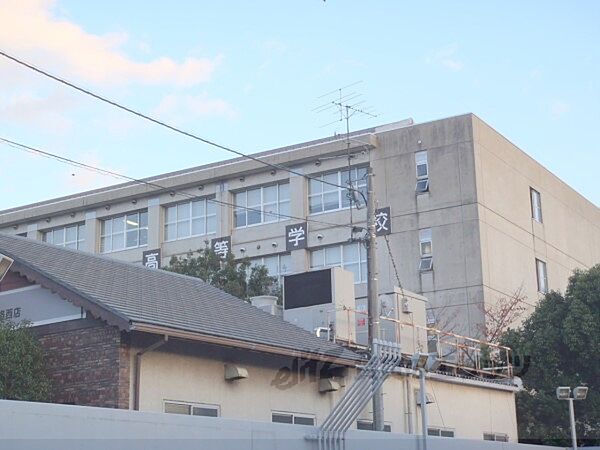 画像8:京都明徳高等学校まで2500メートル