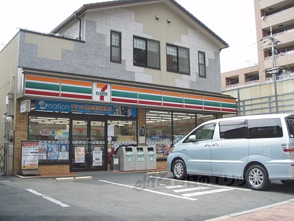 画像17:セブンイレブン　西大路松原店まで300メートル