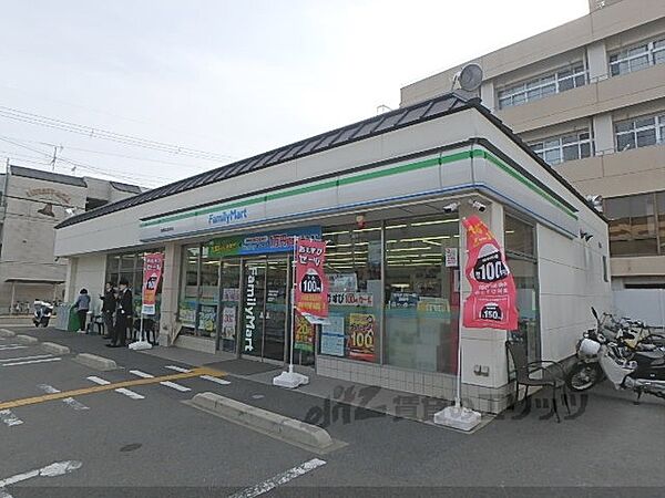 画像22:ファミリーマート　太秦丸太町店まで450メートル