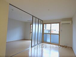 フローラルコート 101 1階1LDKのリビング/ダイニング