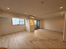 阪急京都本線 西院駅 徒歩10分の賃貸マンション 3階3LDKのリビング/ダイニング