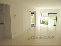 ボンエルフ嵯峨 102 1階2LDKのリビング/ダイニング