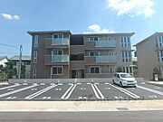 嵯峨嵐山駅より徒歩13分 築3年4ヶ月 3階建の賃貸物件