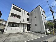 桂駅より徒歩8分 築11年 3階建の賃貸物件