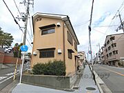 今出川駅よりバス18分 徒歩1分 築22年5ヶ月の賃貸物件