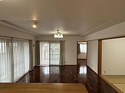 グレイス中央大通り ２０１号室 2階4LDKのリビング/ダイニング