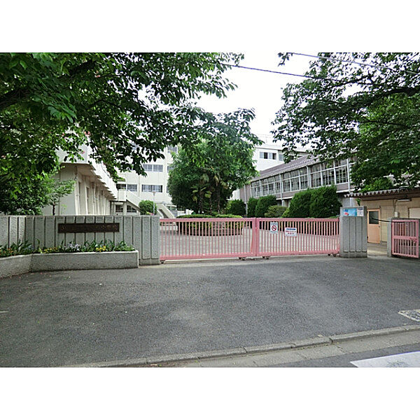 岸町小学校