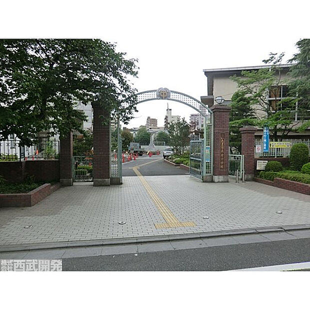 岸中学校