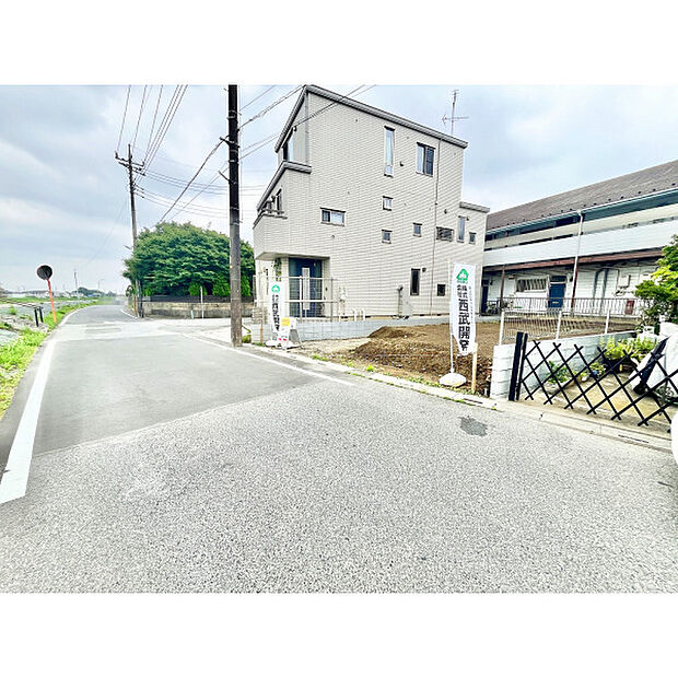 販売現地