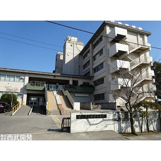 新栄中学校