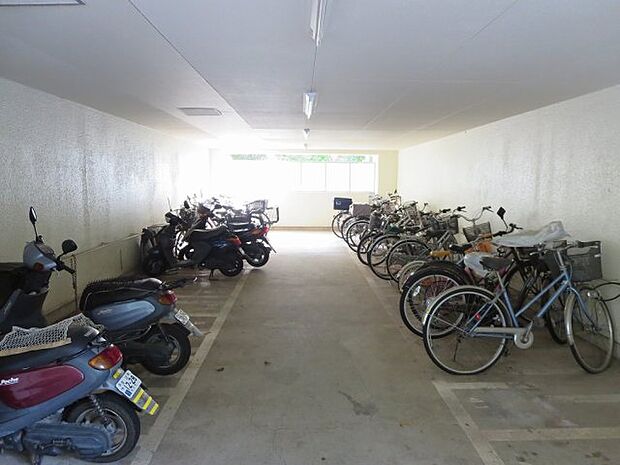 駐輪場・バイク置場あります