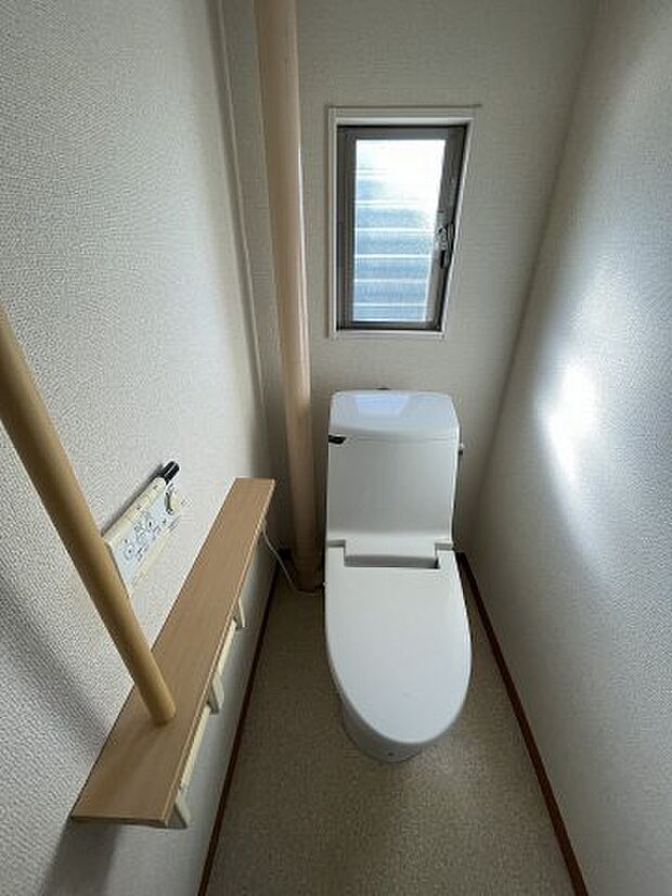 洗浄機能付トイレ、換気窓あり