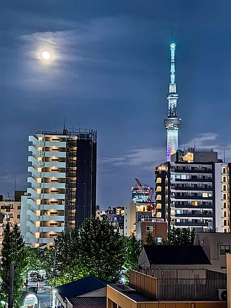 バルコニーからの眺望（夜景2）