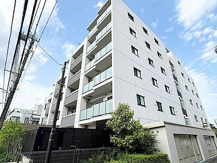 【外観】2020年（令和2年）9月築のマンション。