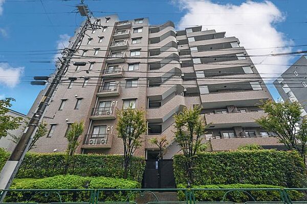 平成11年9月築。新耐震基準のマンションです。