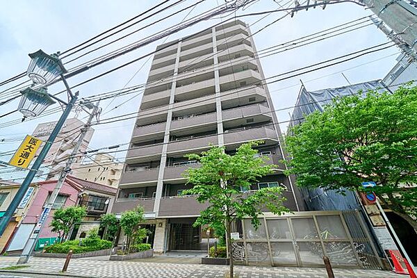 【外観】横浜市営地下鉄ブルーライン「阪東橋」駅まで徒歩2分のマンション。