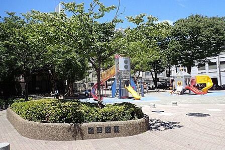 千歳公園 240m